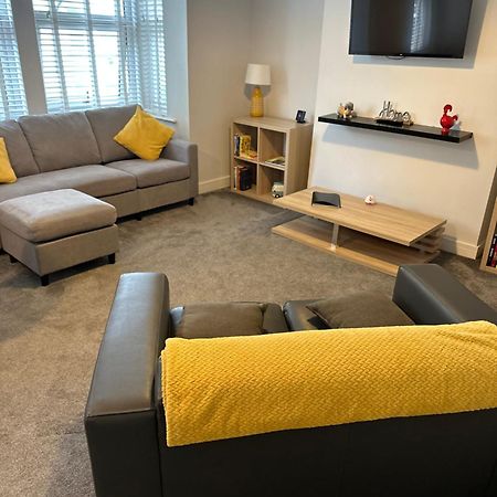 The Alvaros Apartment Southend-on-Sea Esterno foto