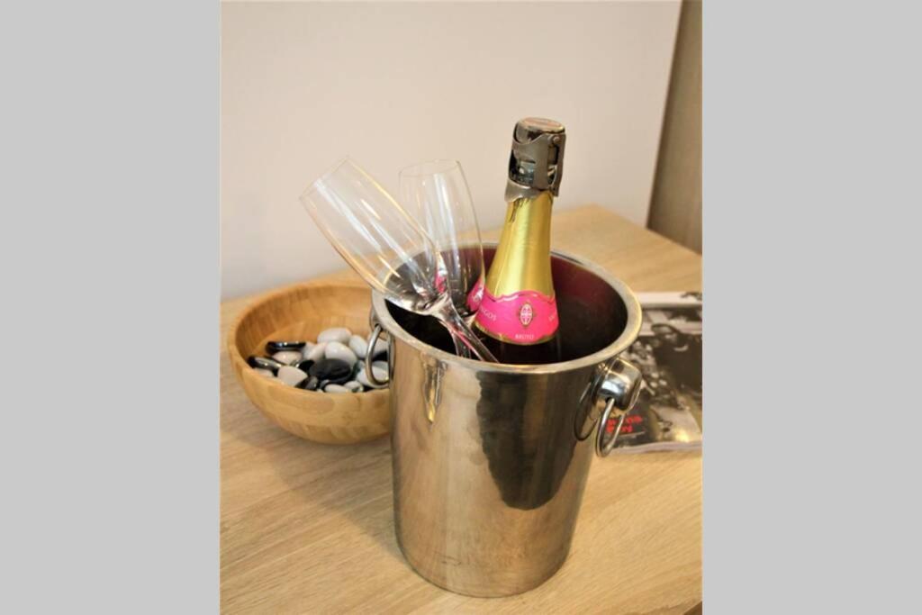 The Alvaros Apartment Southend-on-Sea Esterno foto