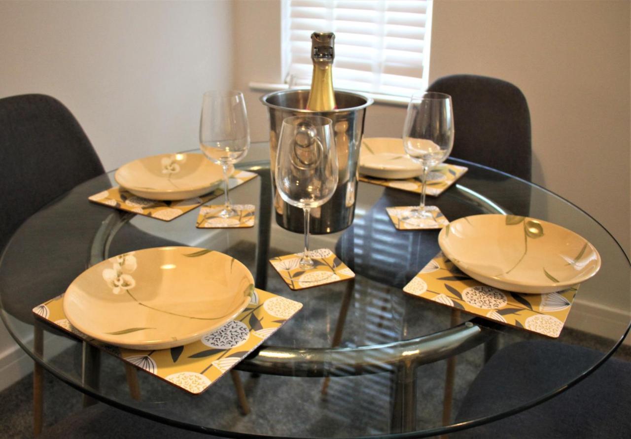 The Alvaros Apartment Southend-on-Sea Esterno foto